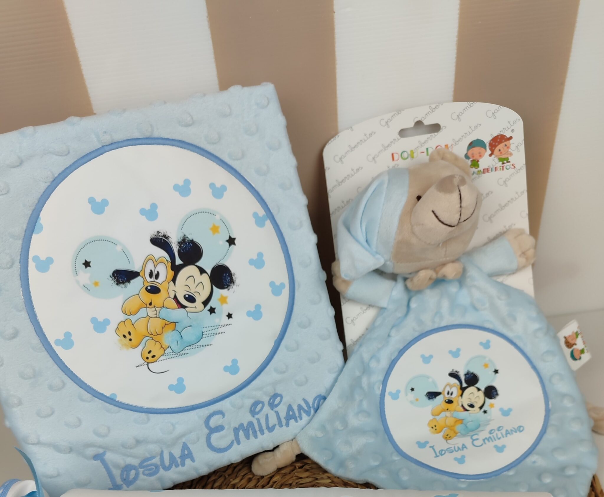 Manta y DouDou Mickey & Pluto