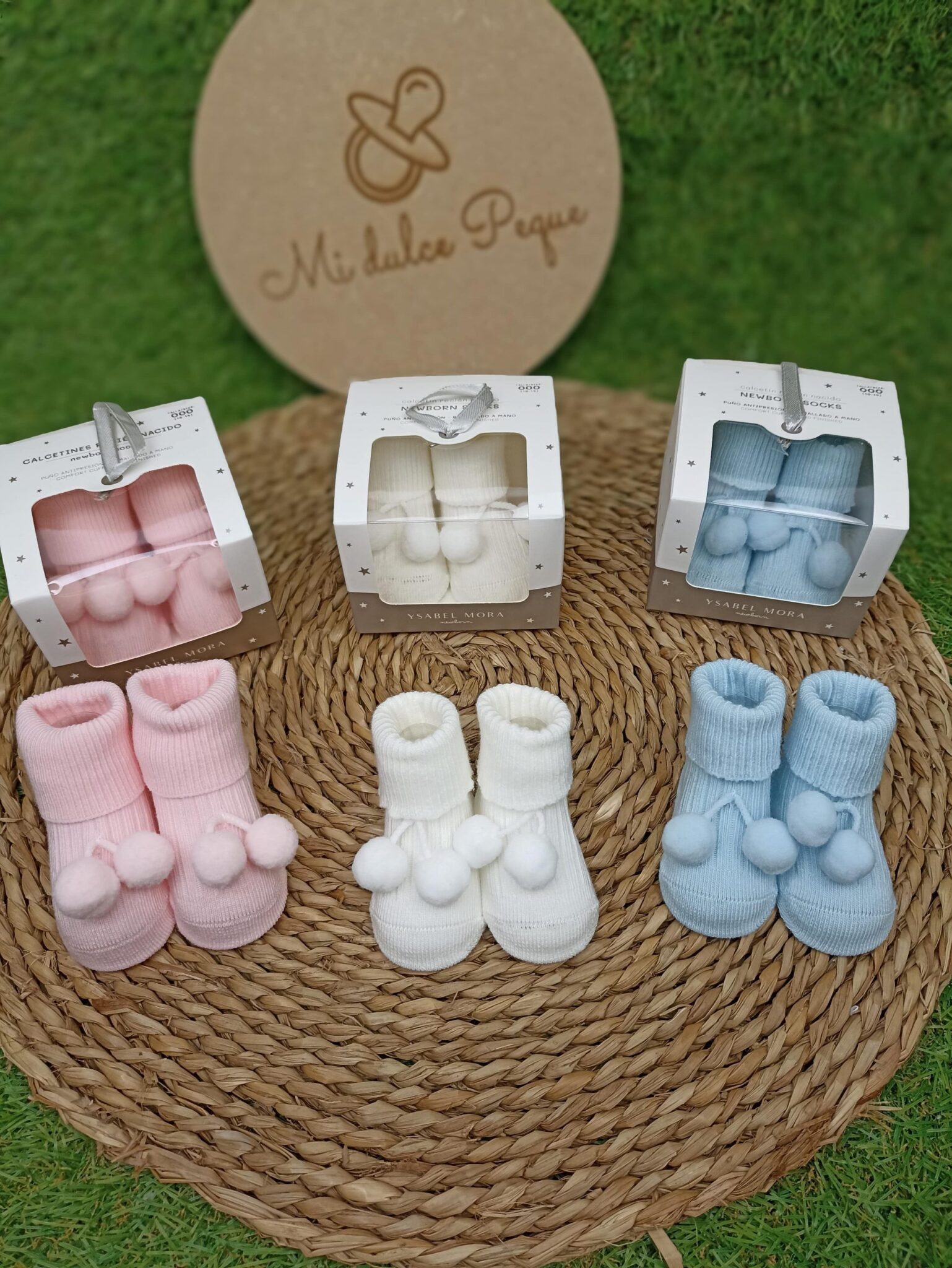 Calcetines new born con pompones